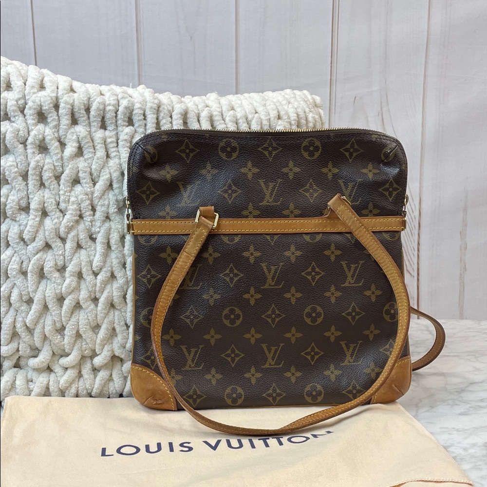 Louis Vuitton Coussin GM bag